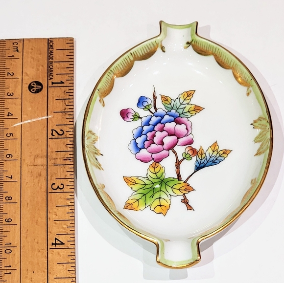 HEREND Queen Victoria Hungarian Porcelain Small Oval Trinket Ceramic ashtray - Picture 5 of 6
